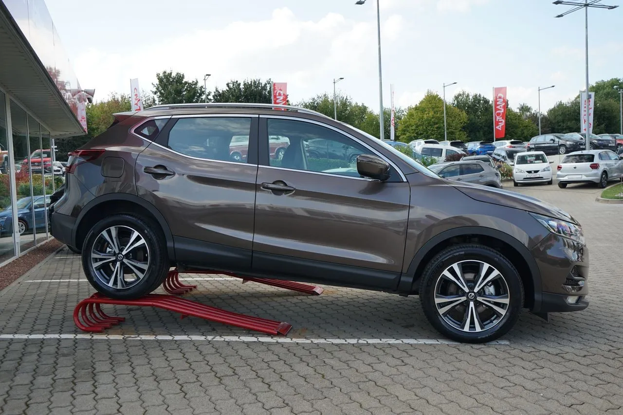 Nissan Qashqai 1.3 DIG-T...  Image 2