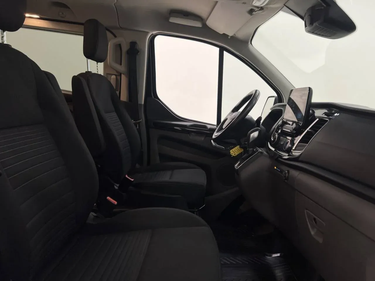 Ford Transit Custom CrewVan L2 170hk Värmare Sync3 Moms Image 3