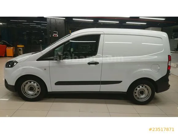 Ford Transit Courier 1.5 TDCi Trend Image 3